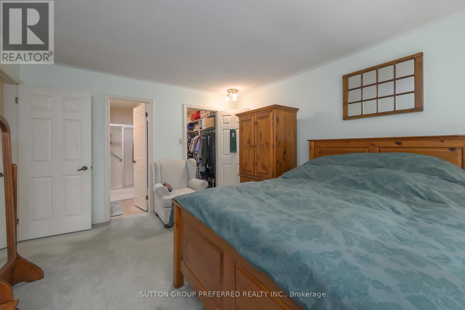 51 - 50 FIDDLERS GREEN ROAD Image 23