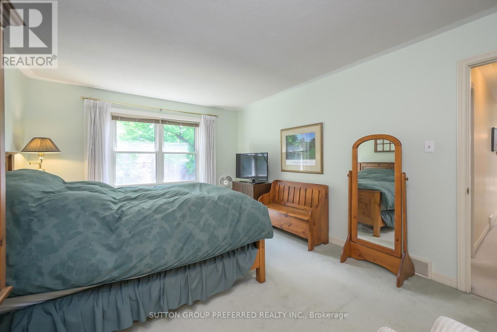 51 - 50 FIDDLERS GREEN ROAD Image 24