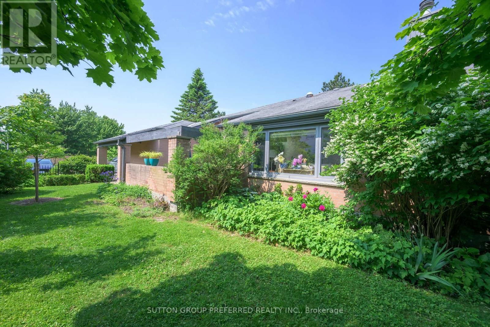 51 - 50 FIDDLERS GREEN ROAD Image 3