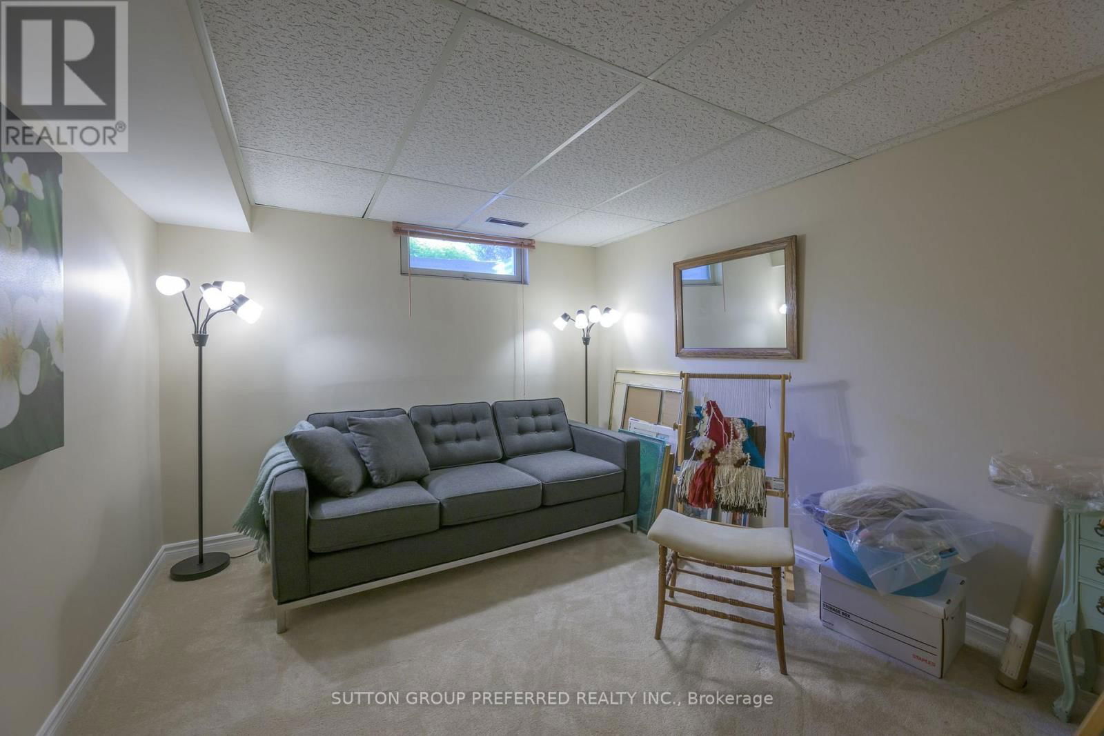 51 - 50 FIDDLERS GREEN ROAD Image 34
