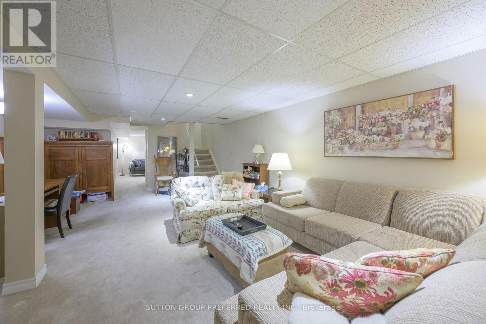 51 - 50 FIDDLERS GREEN ROAD Image 38