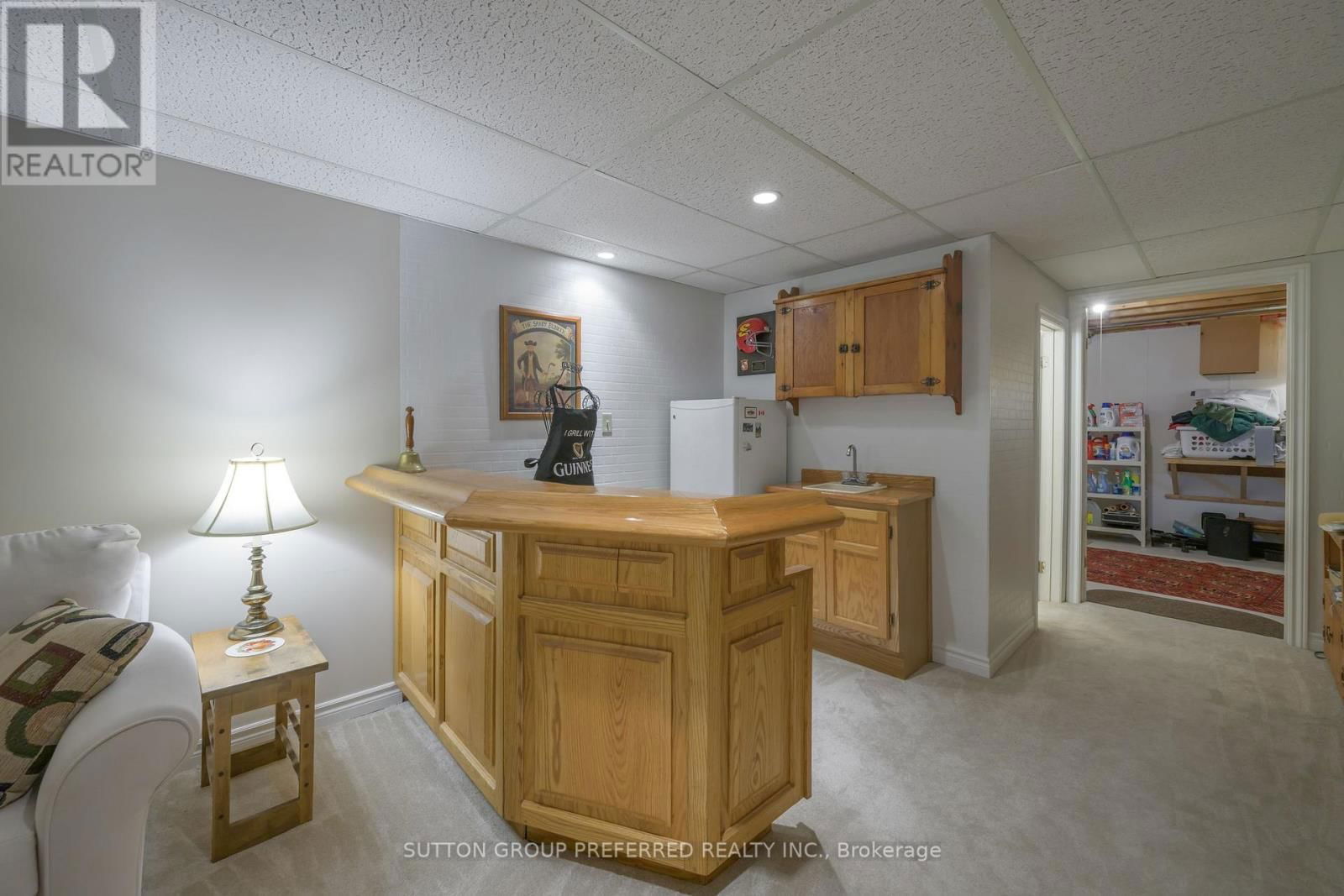 51 - 50 FIDDLERS GREEN ROAD Image 40
