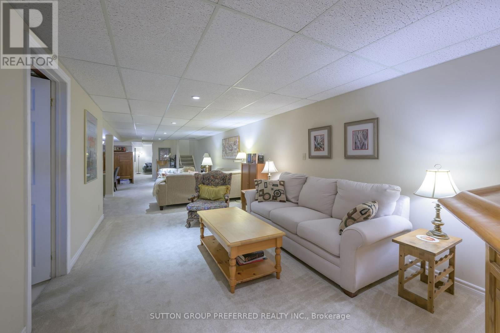 51 - 50 FIDDLERS GREEN ROAD Image 41