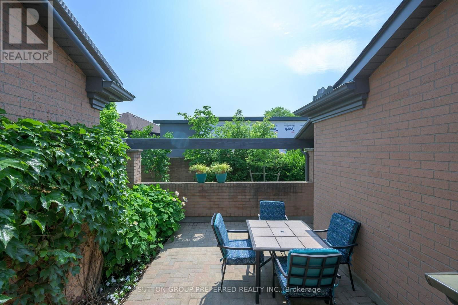 51 - 50 FIDDLERS GREEN ROAD Image 7