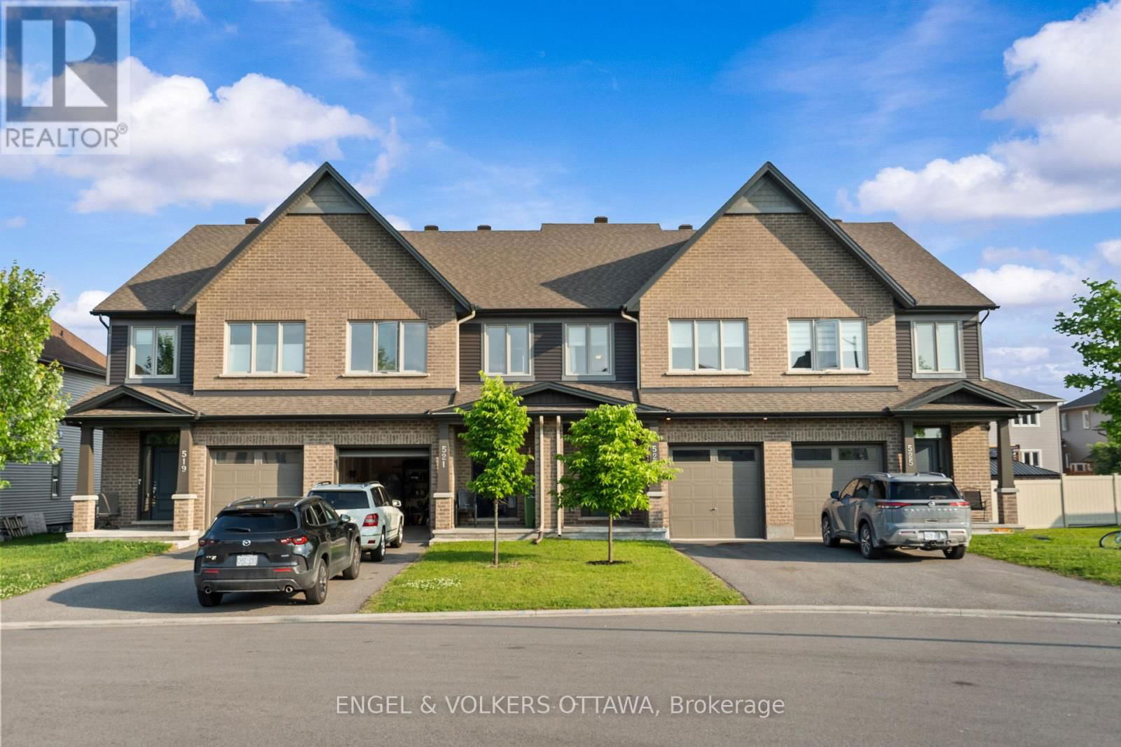 523 MANHATTAN COURT Image 1