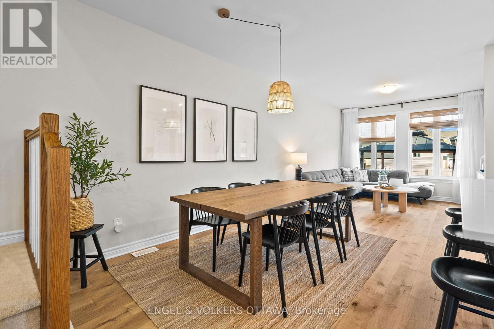 523 MANHATTAN COURT Image 18