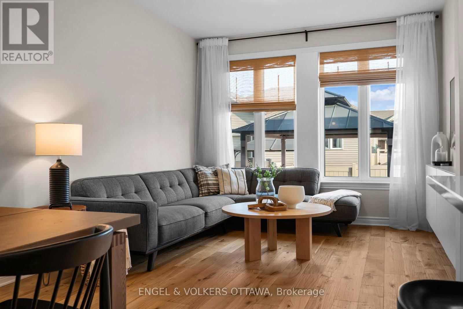 523 MANHATTAN COURT Image 19