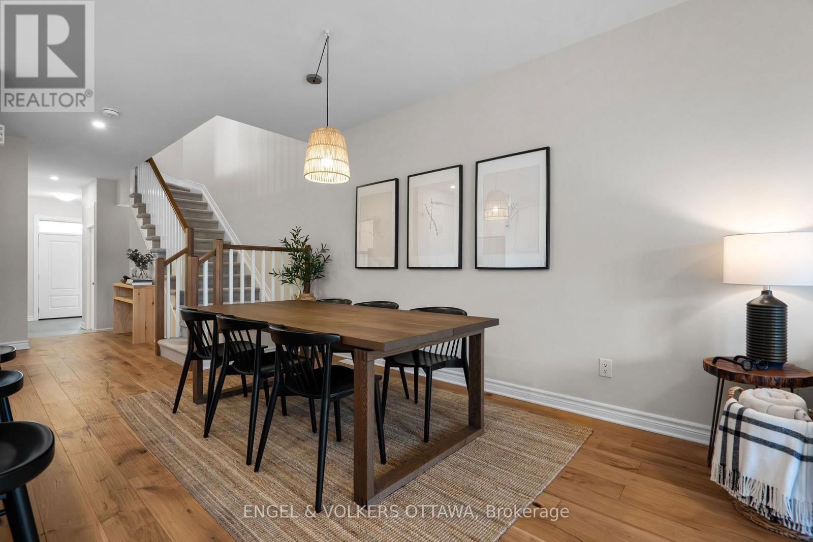 523 MANHATTAN COURT Image 25