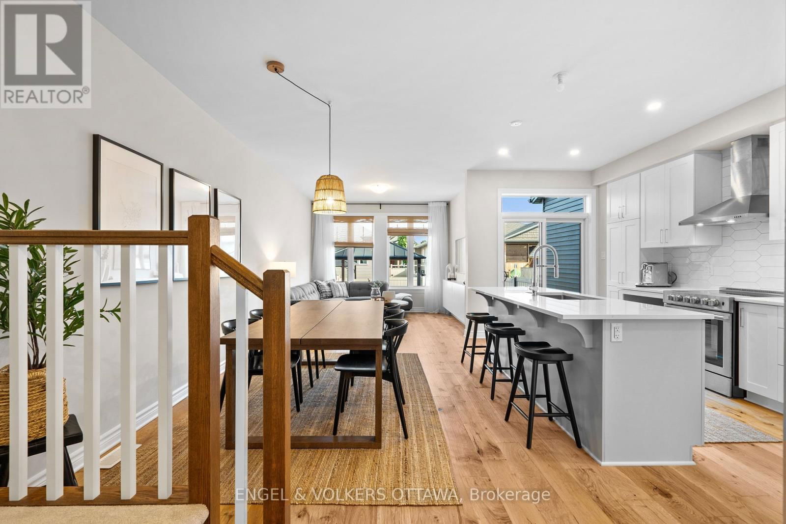 523 MANHATTAN COURT Image 6