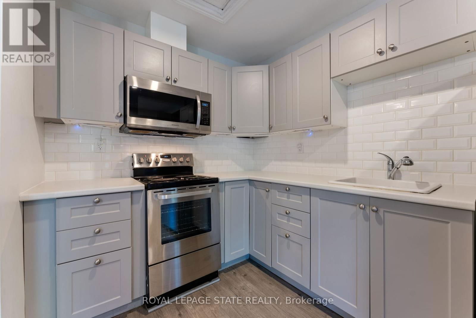 3 - 154 JAMES STREET SOUTH Image 6