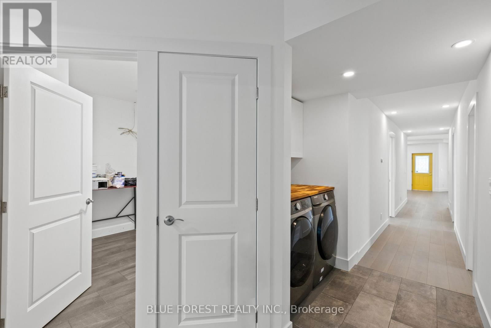 22676 THAMES ROAD Image 29