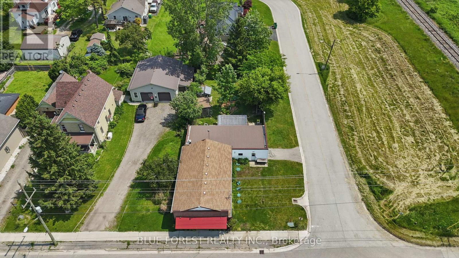 22676 THAMES ROAD Image 43