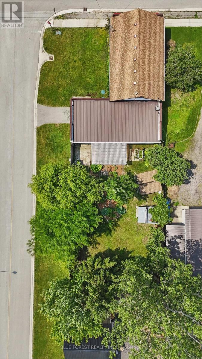 22676 THAMES ROAD Image 46