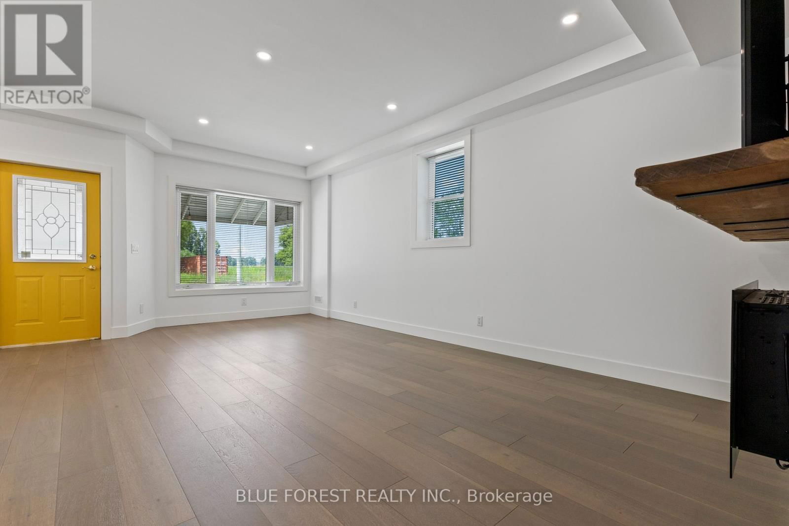 22676 THAMES ROAD Image 6