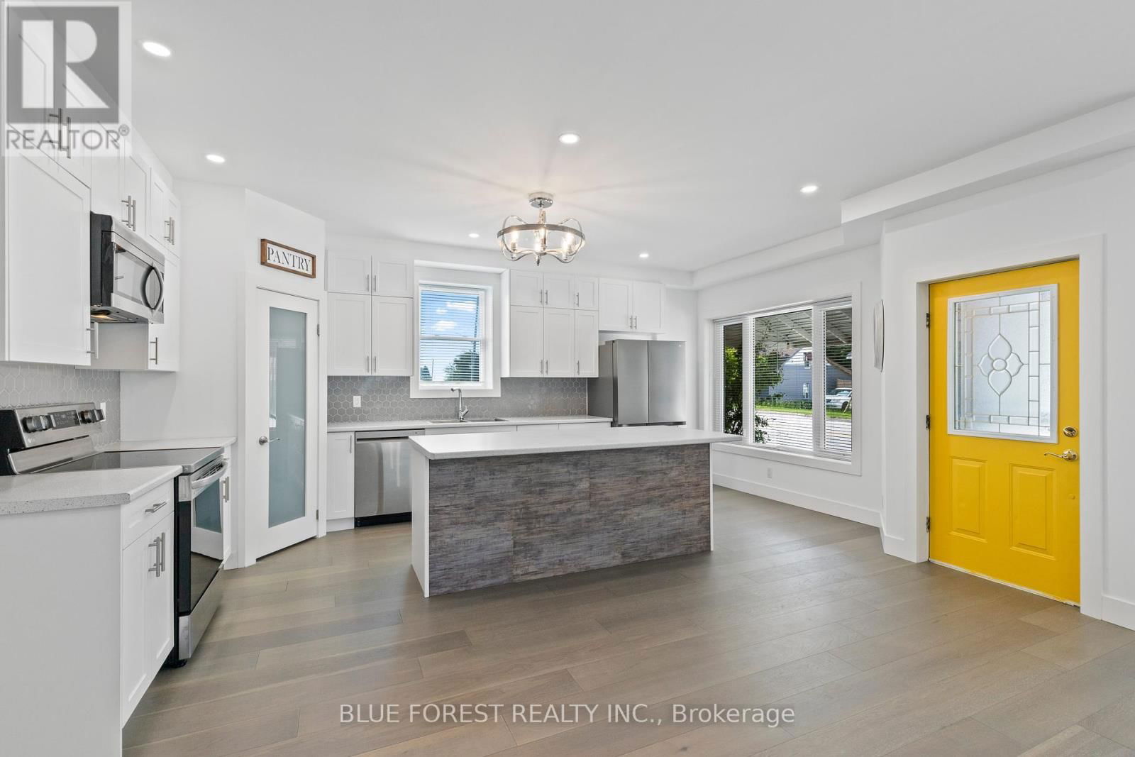 22676 THAMES ROAD Image 7