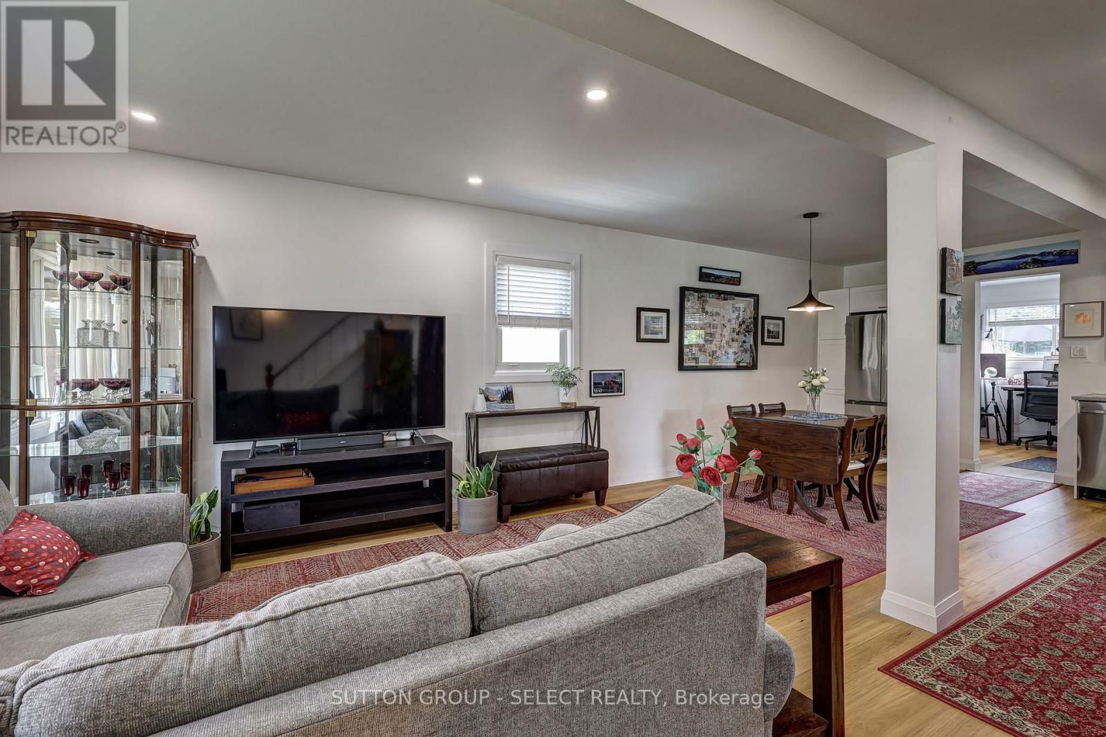 126 BRISBIN STREET Image 10