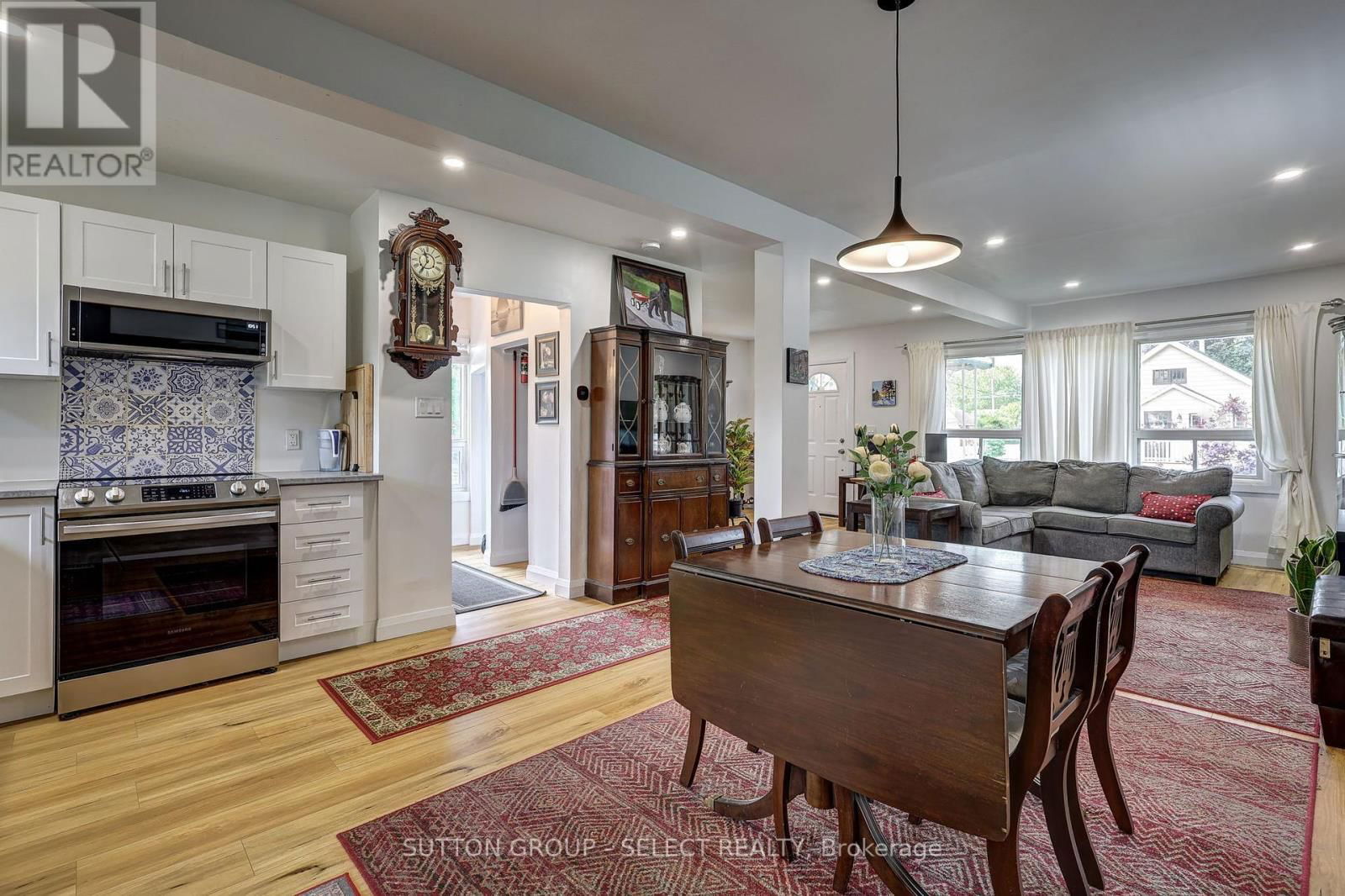 126 BRISBIN STREET Image 14