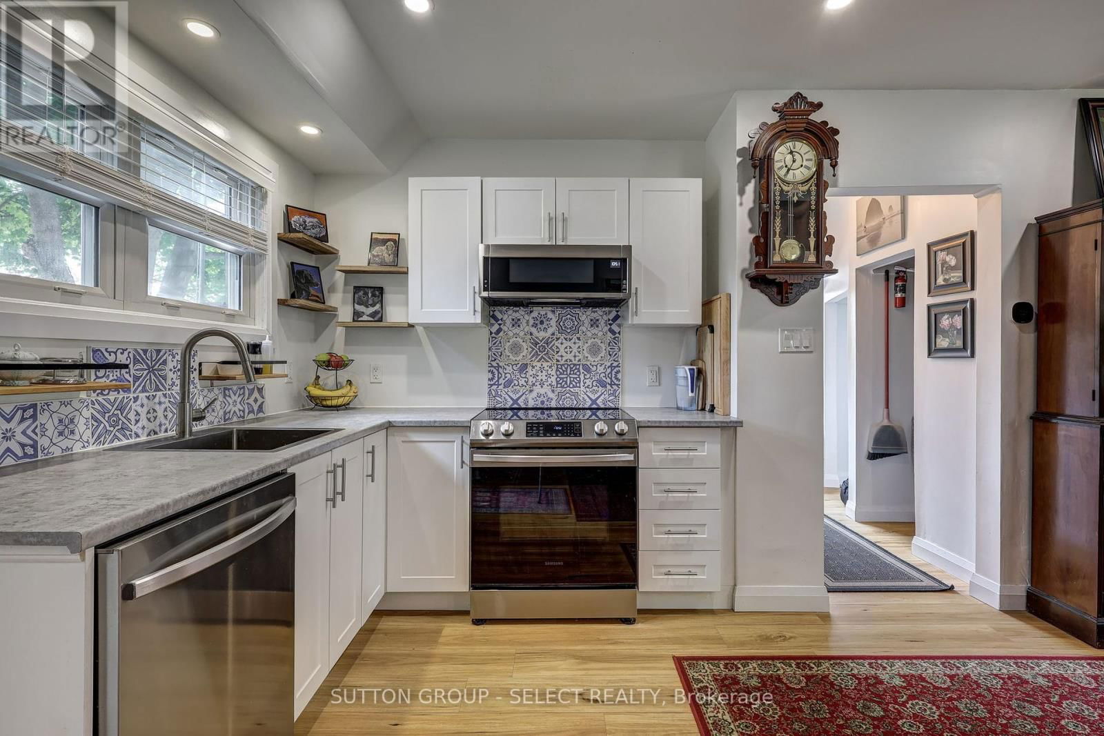 126 BRISBIN STREET Image 17