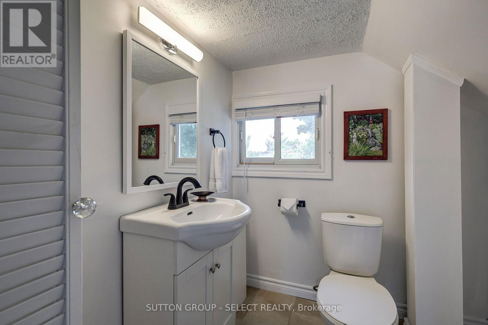 126 BRISBIN STREET Image 27