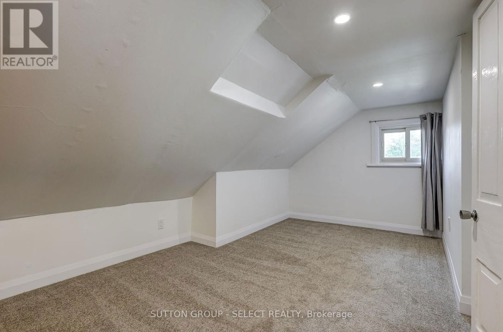 126 BRISBIN STREET Image 28
