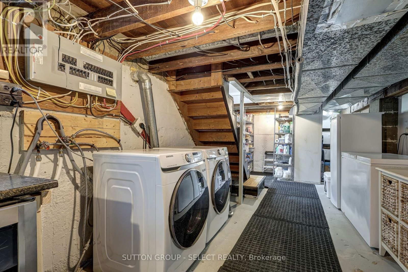 126 BRISBIN STREET Image 32