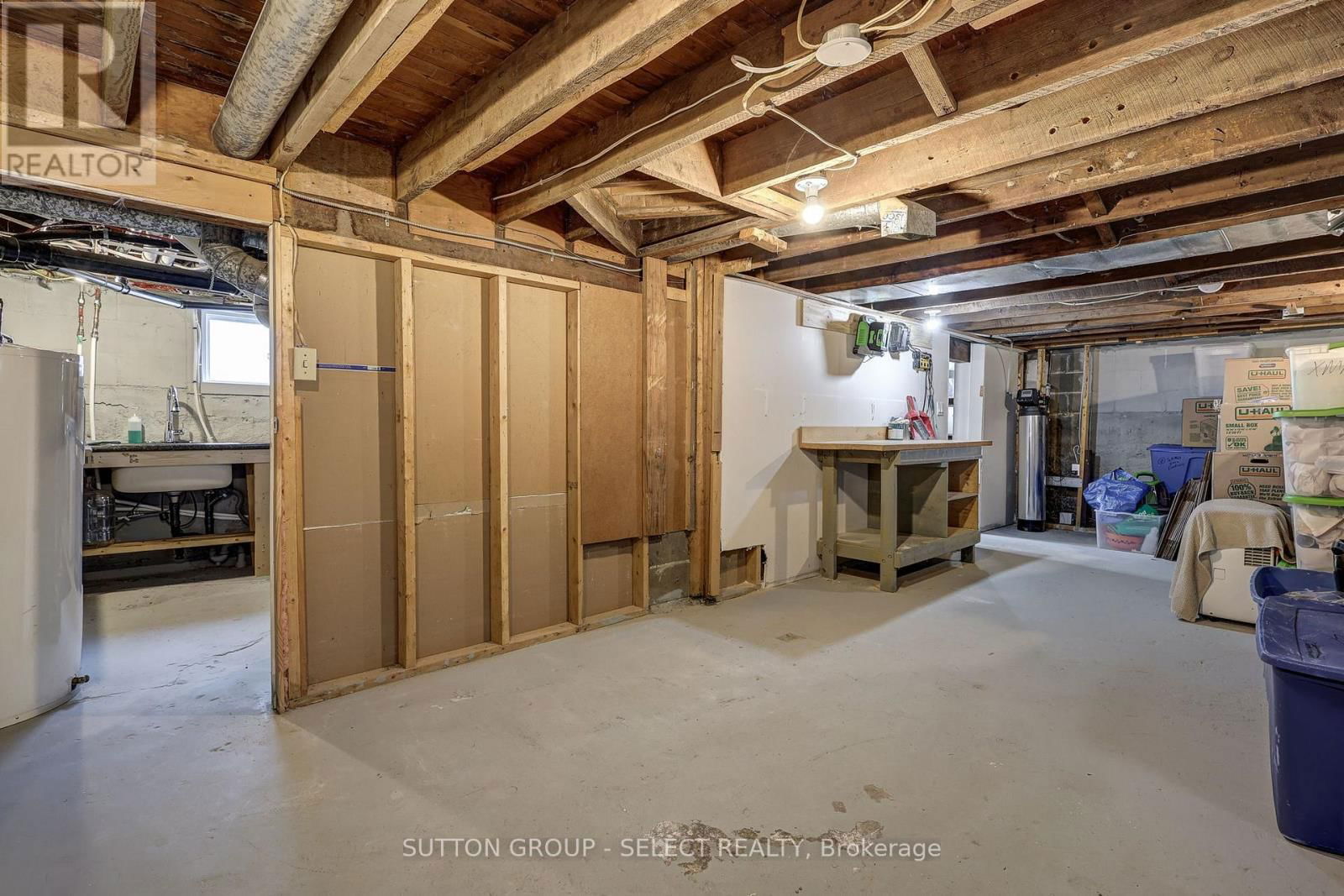 126 BRISBIN STREET Image 33