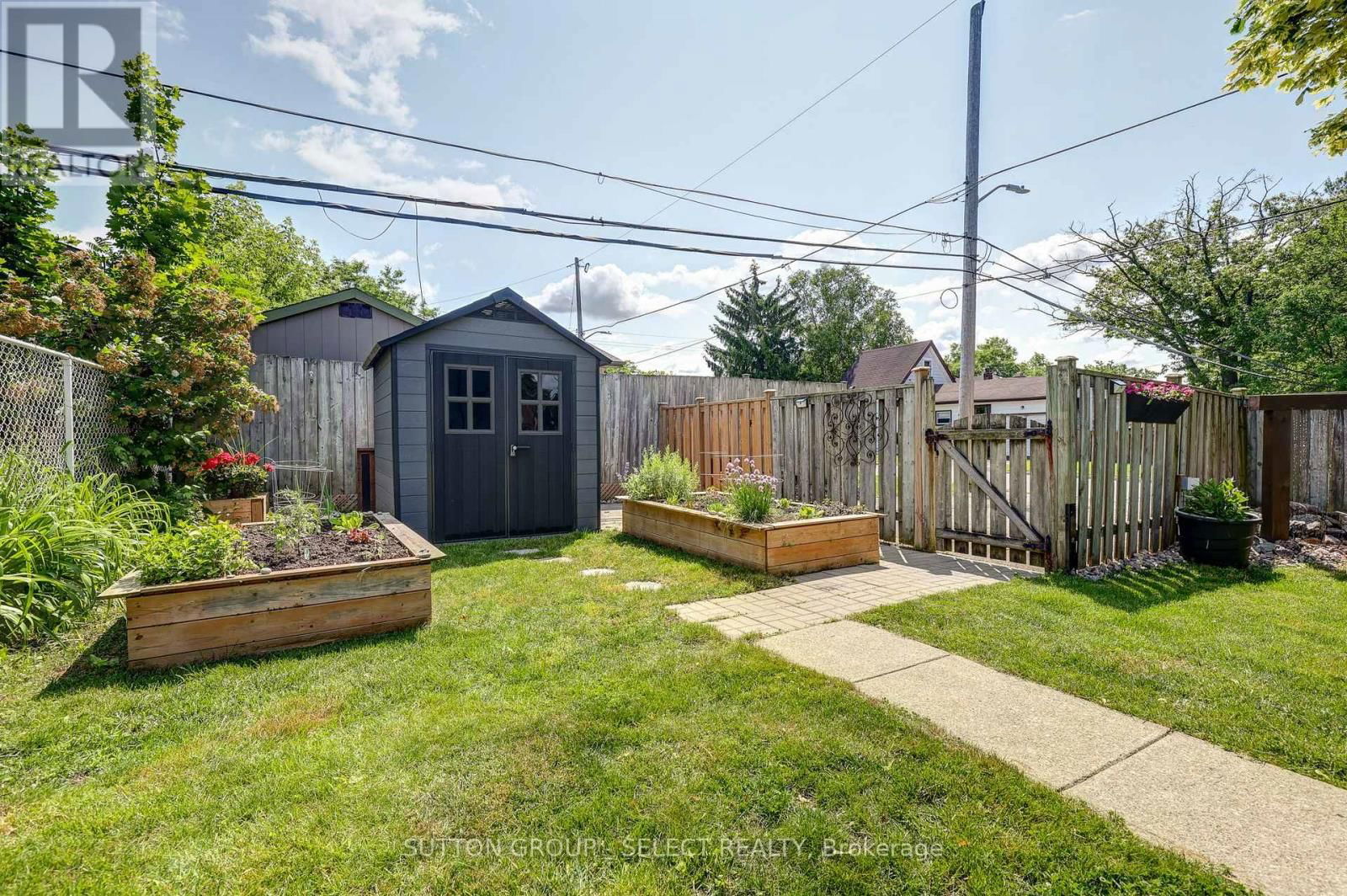 126 BRISBIN STREET Image 34