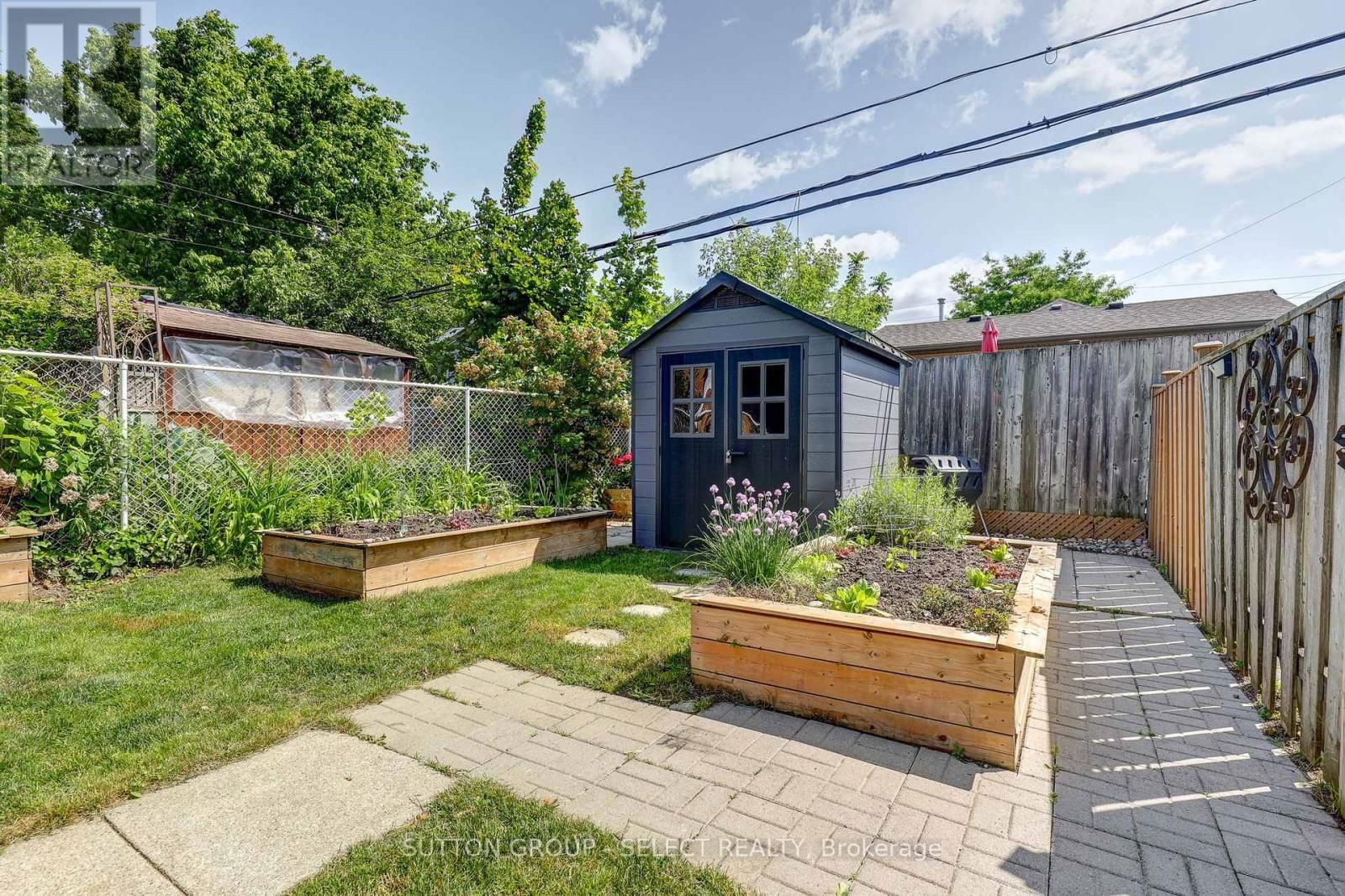 126 BRISBIN STREET Image 35
