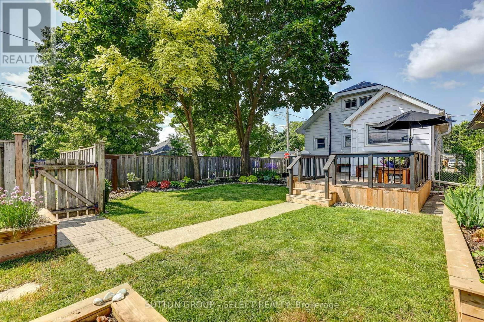 126 BRISBIN STREET Image 37