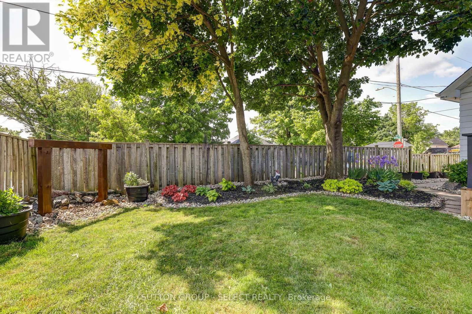 126 BRISBIN STREET Image 43