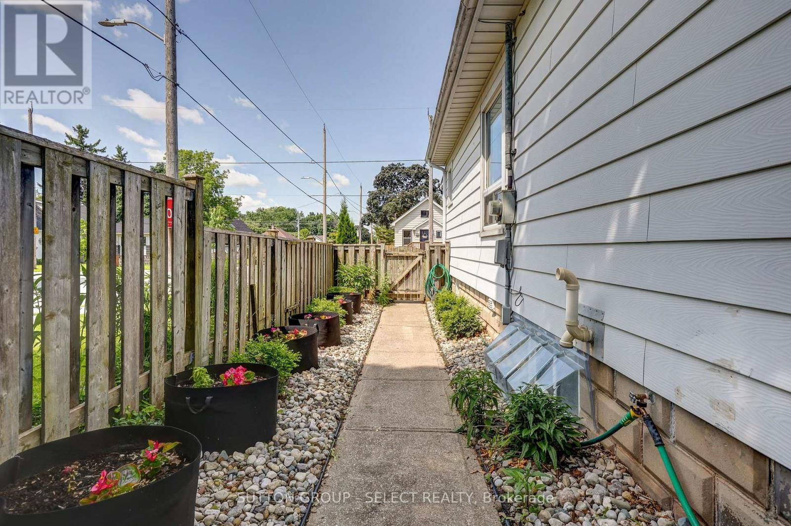 126 BRISBIN STREET Image 46