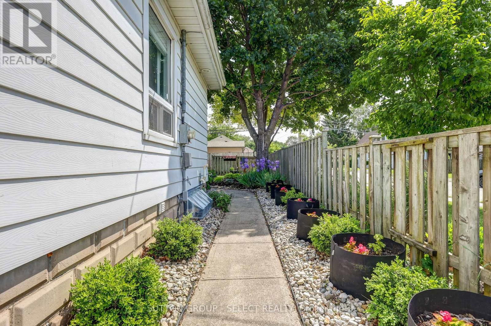 126 BRISBIN STREET Image 47