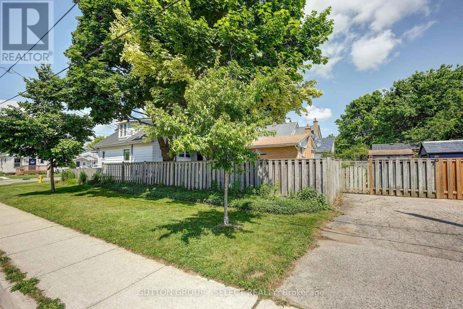 126 BRISBIN STREET Image 5