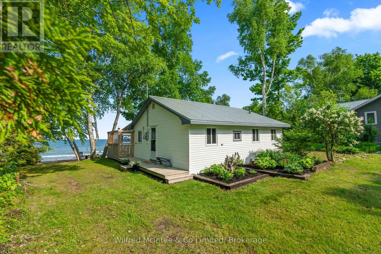 415 BRUCE ROAD 13 Image 9