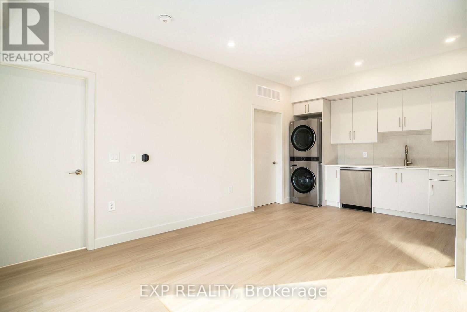 Unit # 4 - 158 LAVAL STREET NORTH Image 4