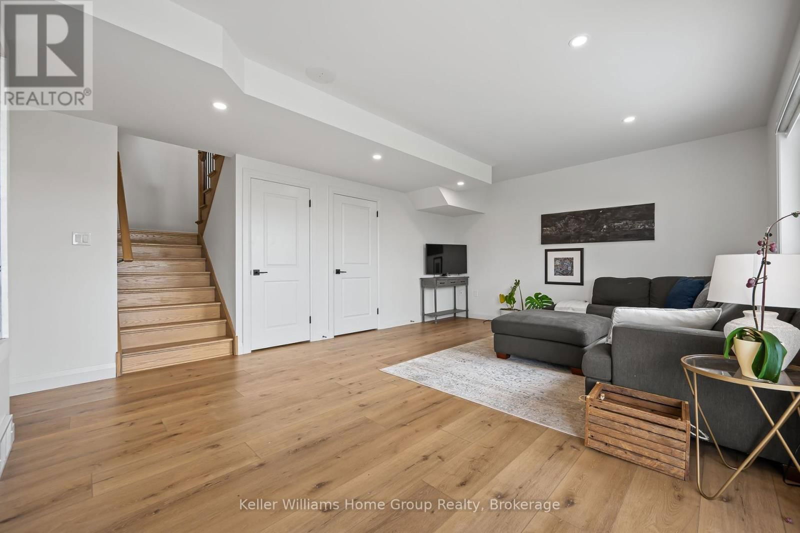 58 REA DRIVE Image 34