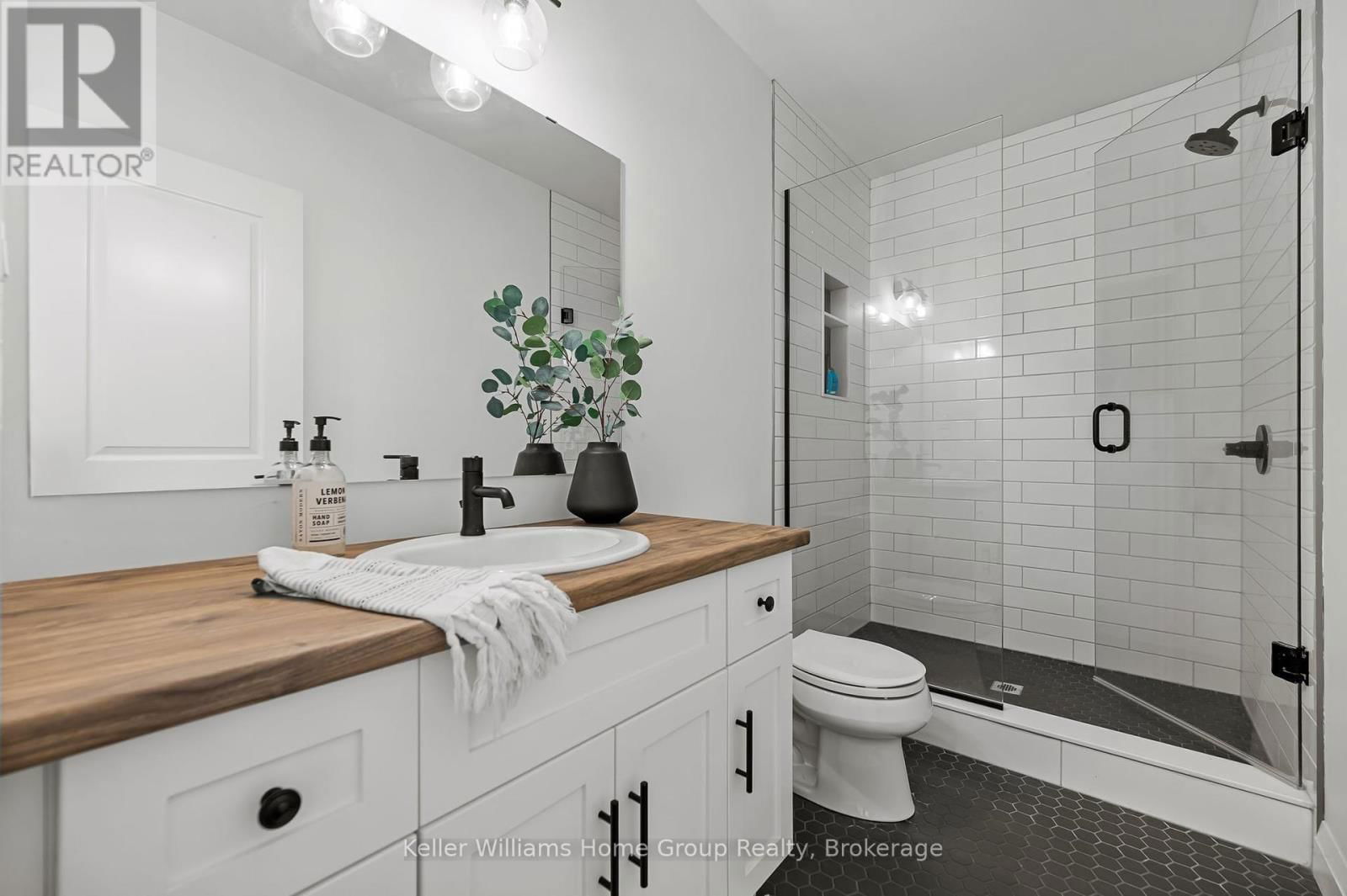 58 REA DRIVE Image 37