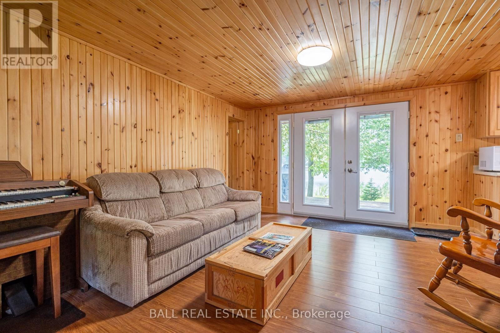 662 ROBEL DRIVE Image 10