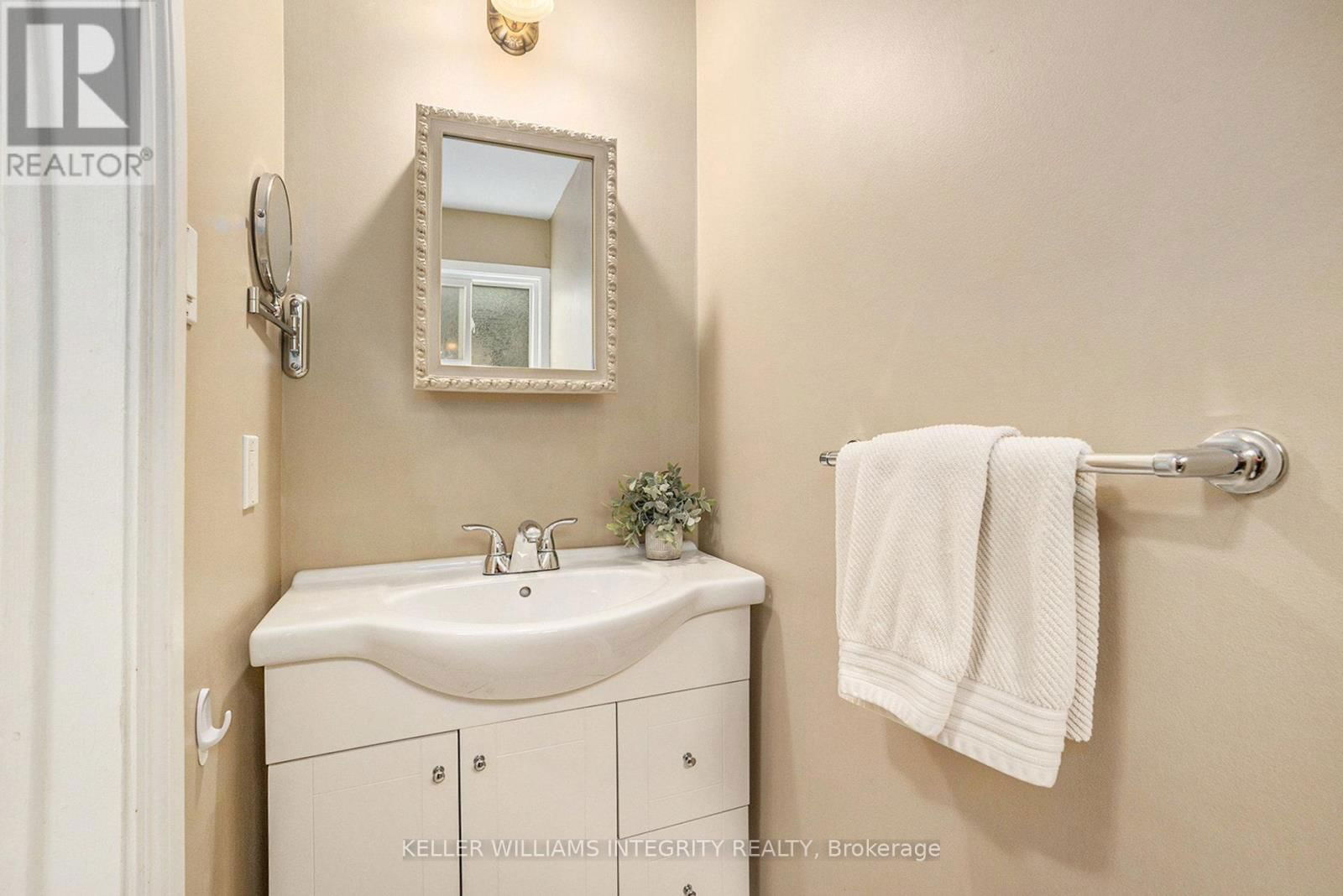 6 BARRA AVENUE Image 15