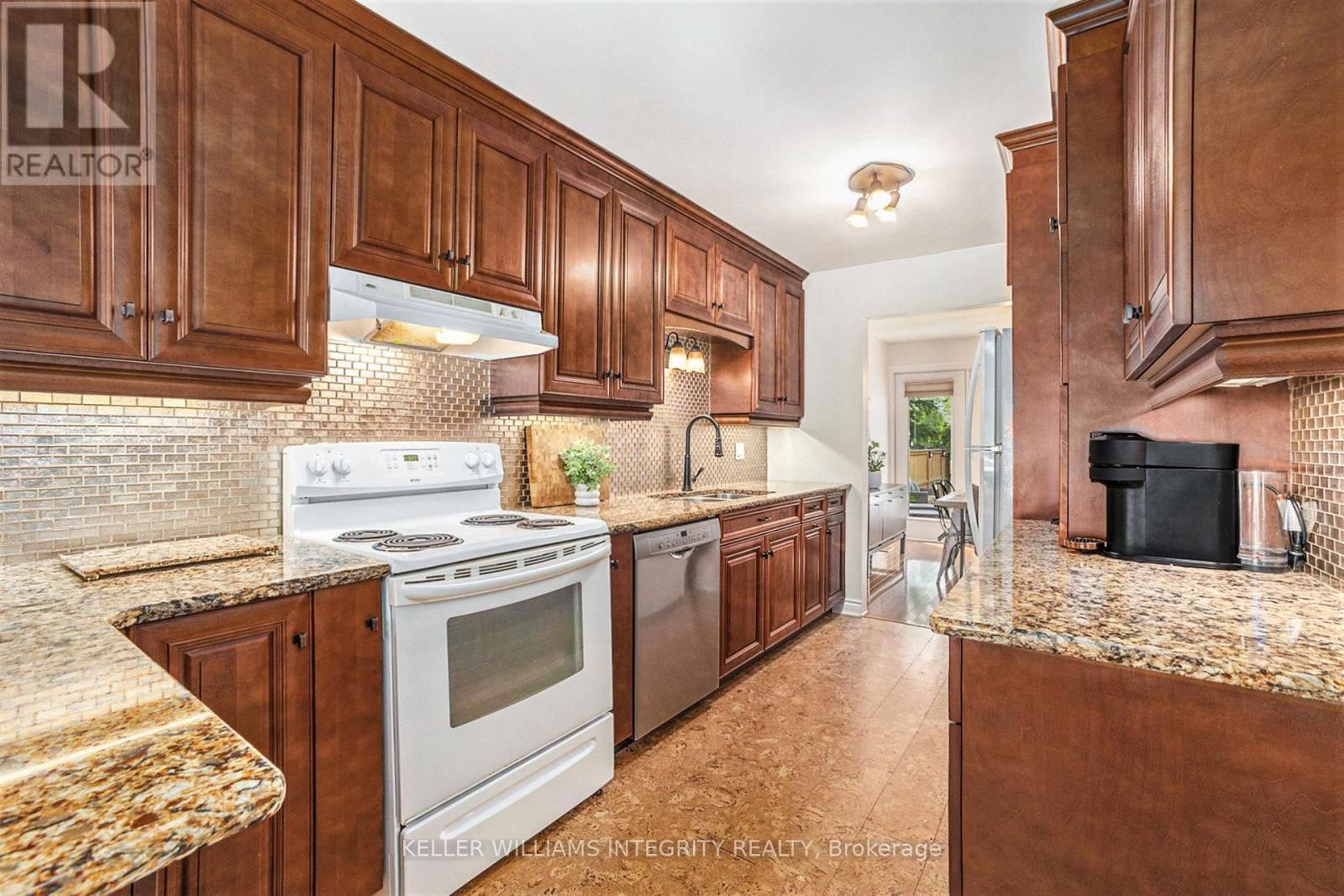 6 BARRA AVENUE Image 6