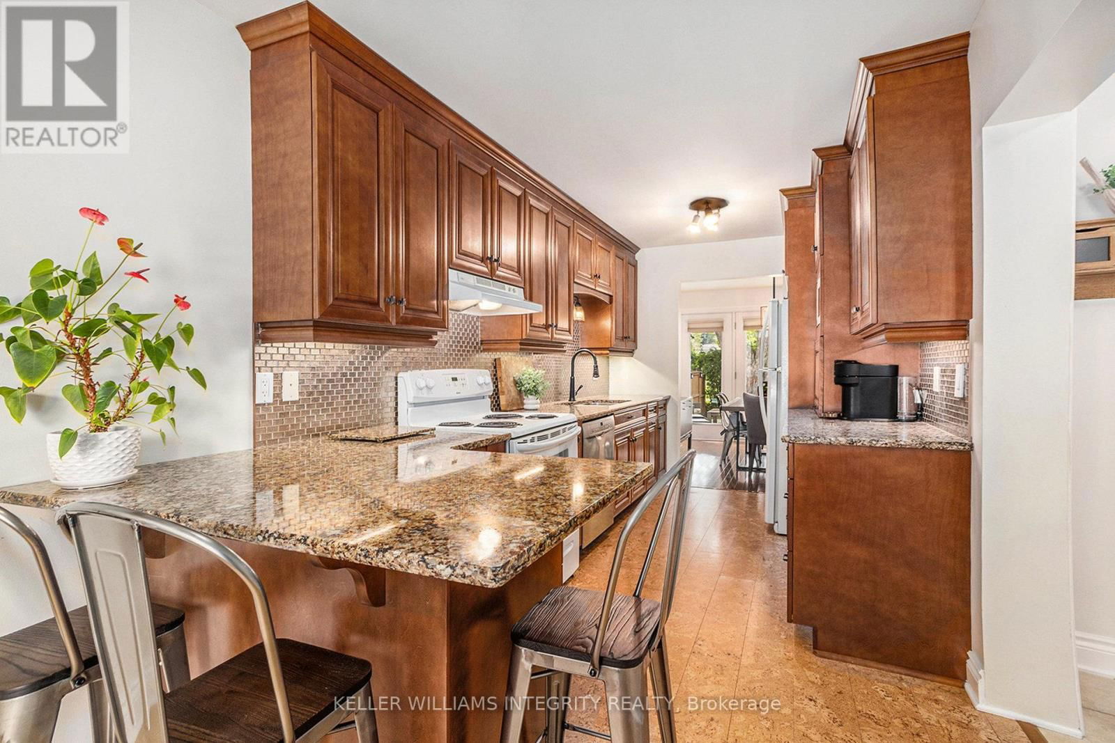 6 BARRA AVENUE Image 7