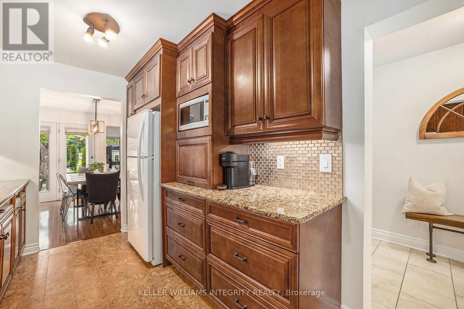 6 BARRA AVENUE Image 8