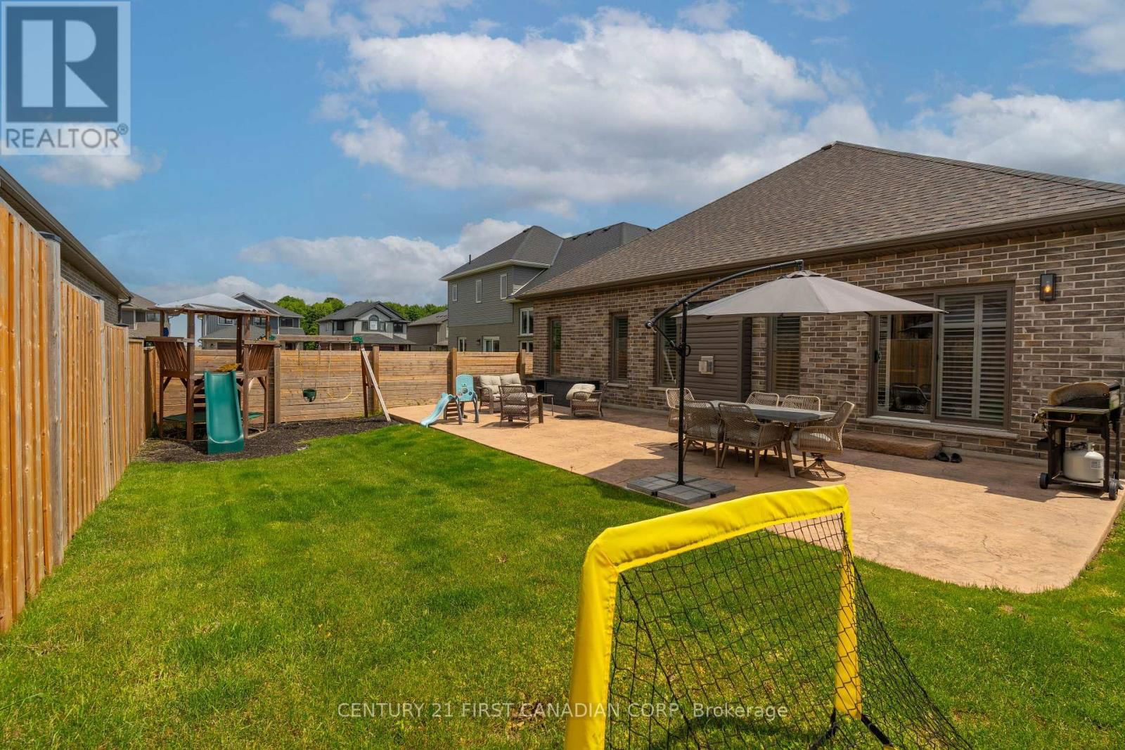 3 HARDY COURT Image 11