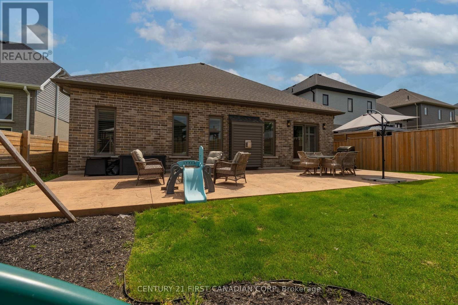 3 HARDY COURT Image 16