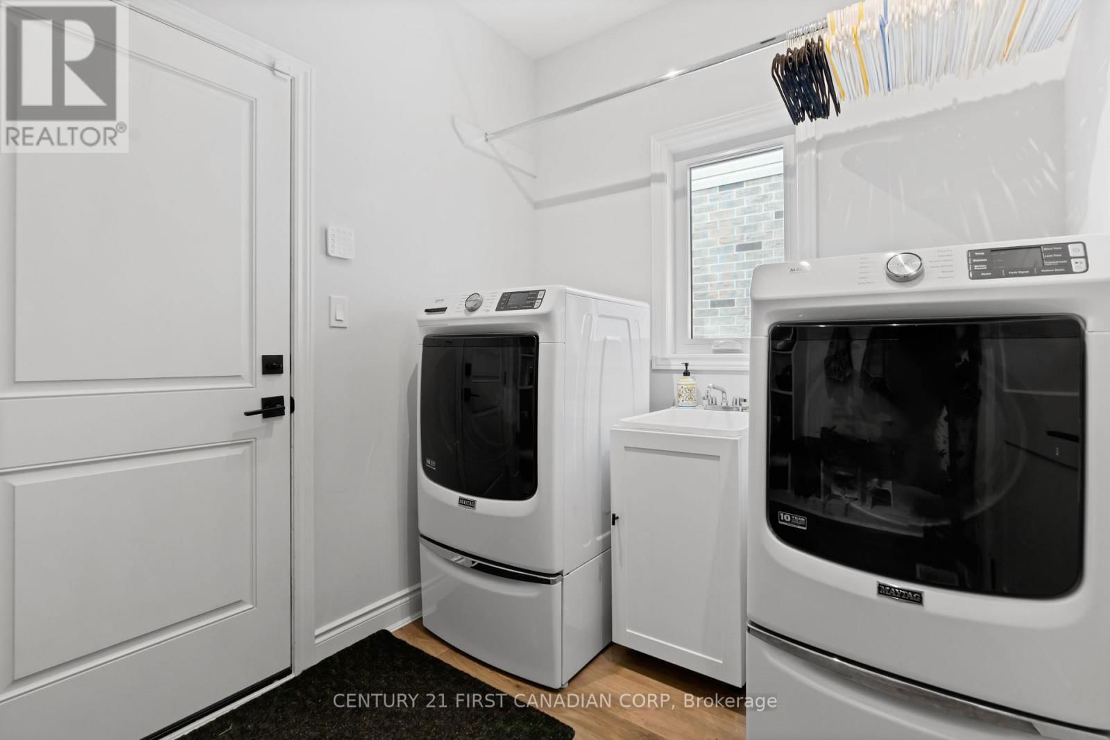 3 HARDY COURT Image 35