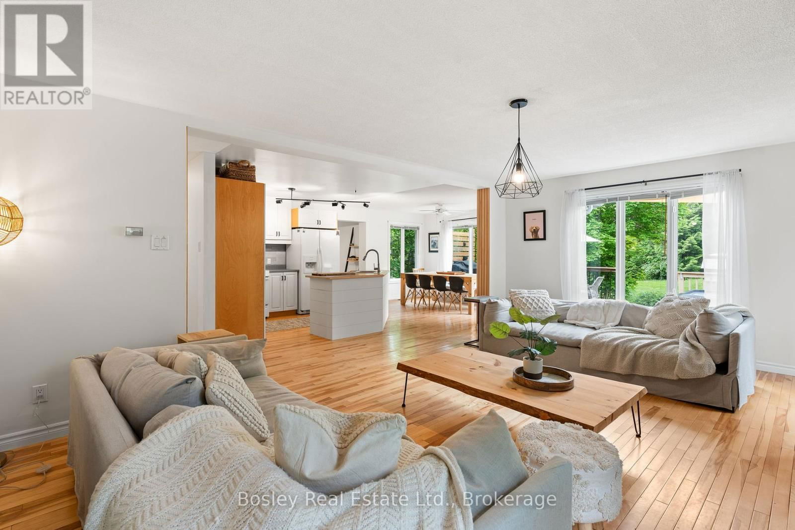 136 MAPLE LANE Image 12