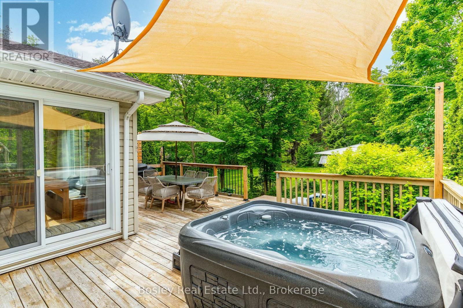 136 MAPLE LANE Image 17