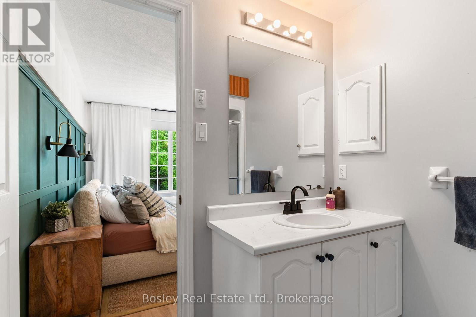 136 MAPLE LANE Image 25