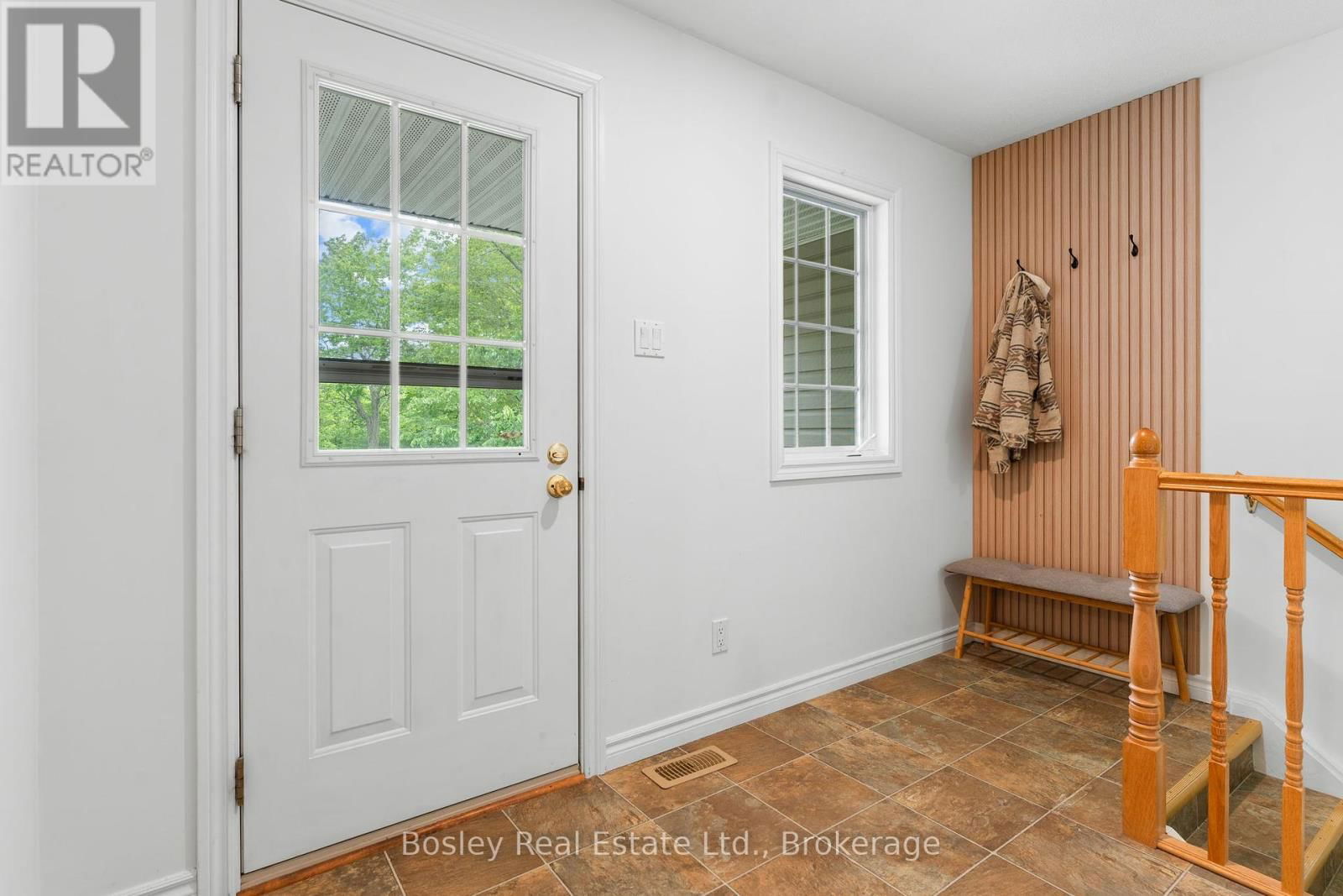 136 MAPLE LANE Image 6