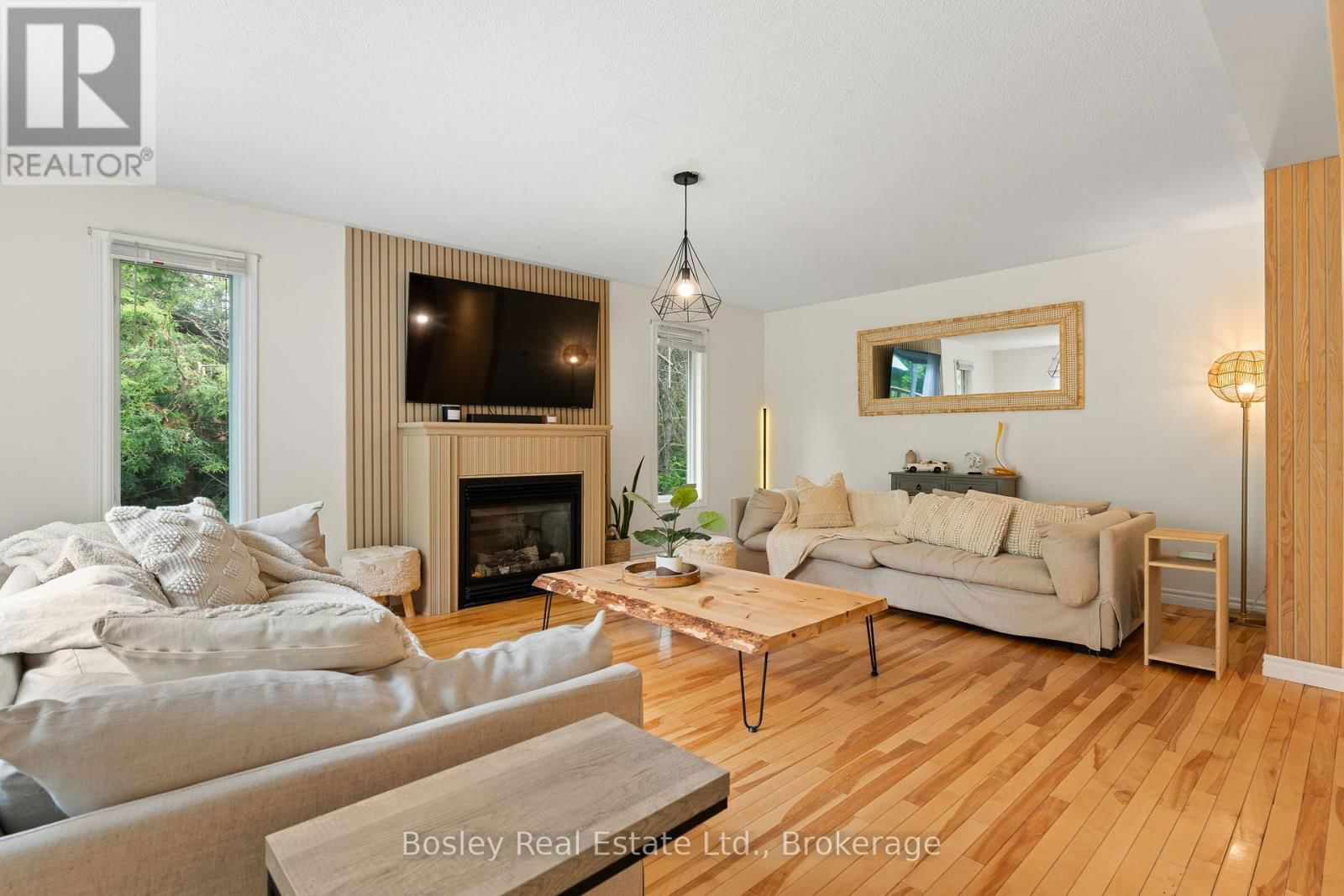 136 MAPLE LANE Image 8
